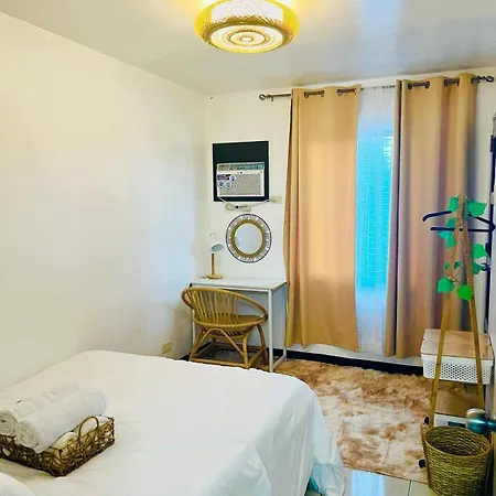 Eclectic Haven At Urban Deca Homes - 2 Bedroom Micro Unit Near Sm City , It Park & Ayala Mall - N0 Parking