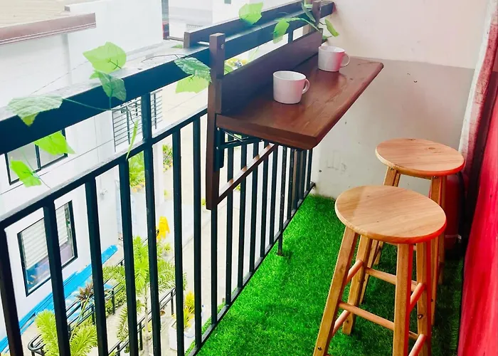 Apartment Two-bedroom Near Sm , It Park & Ayala Mall - N0 Parking At Urban Deca Homes