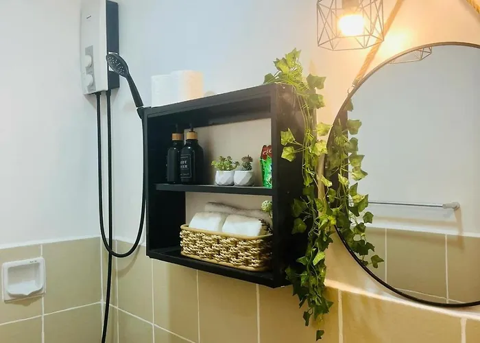 Apartment Two-bedroom Near Sm , It Park & Ayala Mall - N0 Parking At Urban Deca Homes *